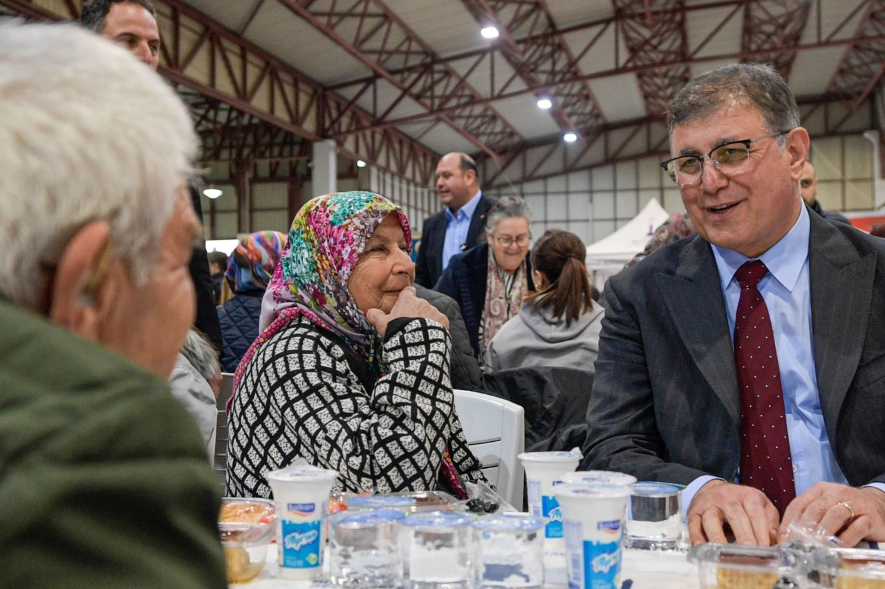 İzmir'de destek ve dayanışmayı büyüyor