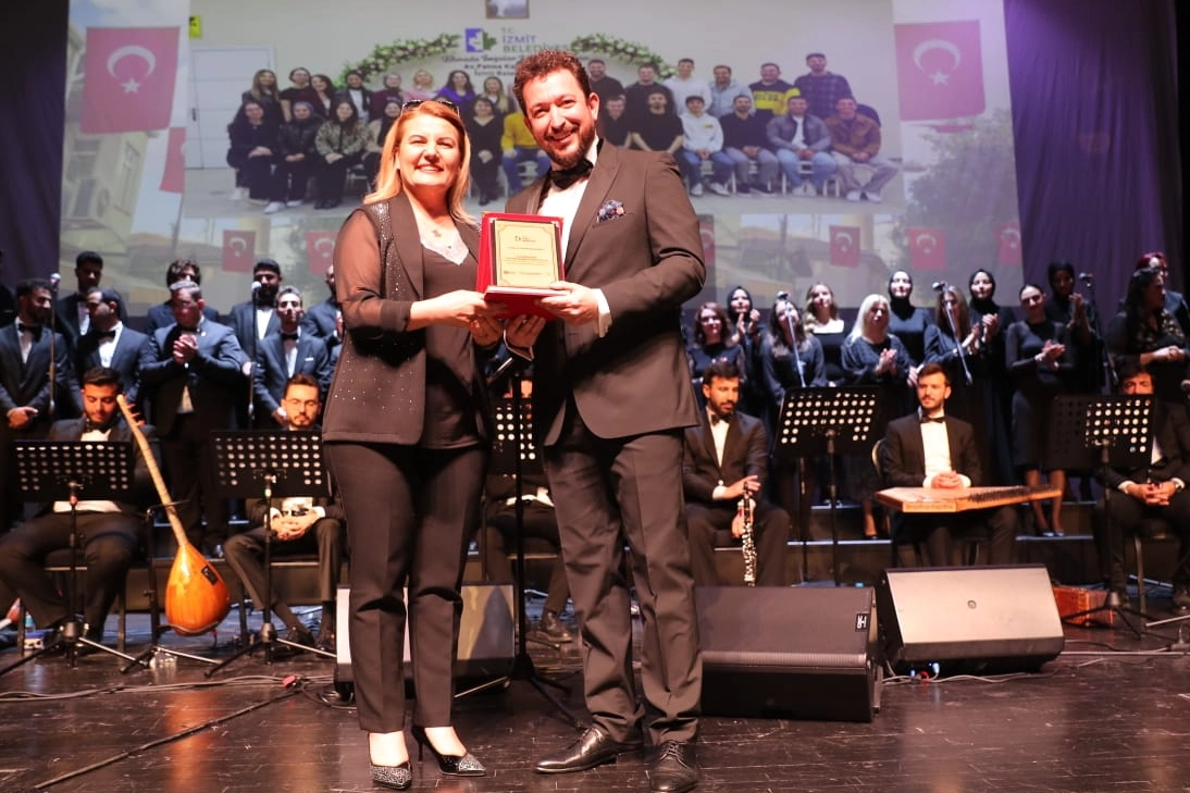 Kocaeli İzmit’te halk müziği coşkusu yaşandı