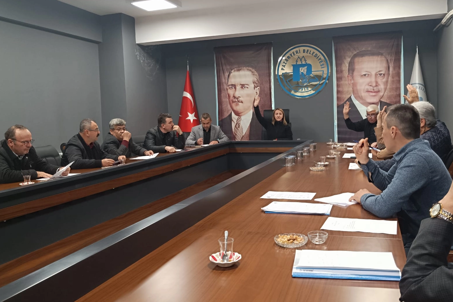 Pazaryeri Meclisi'nde ittifak çatlağı!