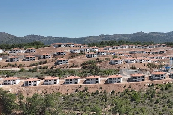 Afet bölgesinin iki katlı köy evleri tamamlandı... İlk görüntüler Kahramanmaraş Bulanık Köyü'nden