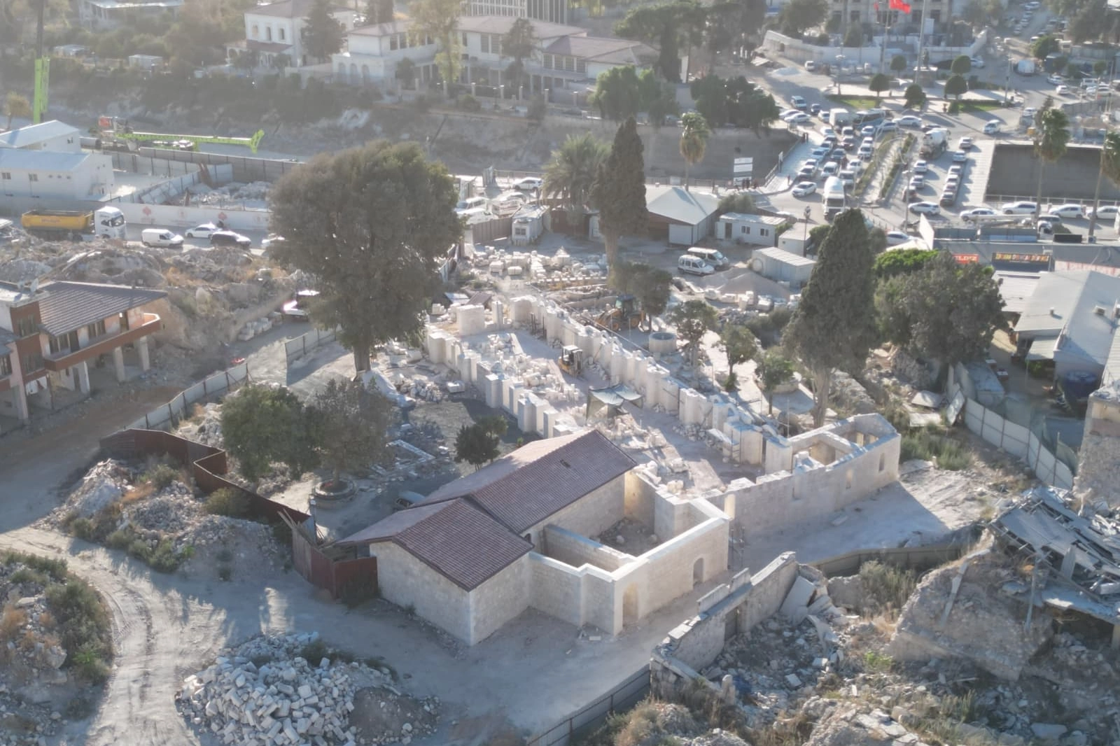 754 yıllık tarihi Antakya Cami Bursa ile yükseliyor