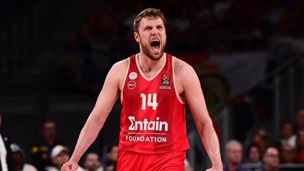 EuroLeague'de Taç Ona Takıldı: Haftanın MVP'si Sasha Vezenkov!