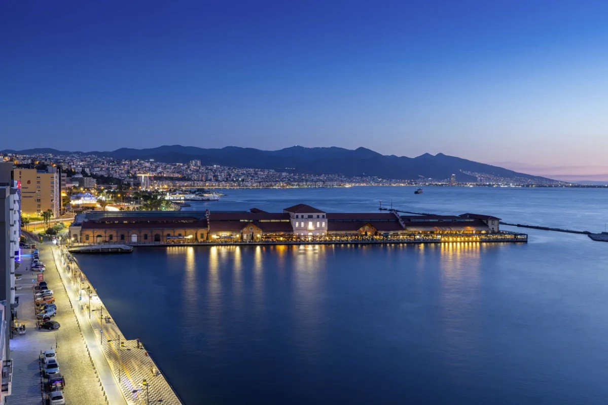 İzmir’de Mahalle Pazarları Enflasyon Gündeminin Aynası Oldu